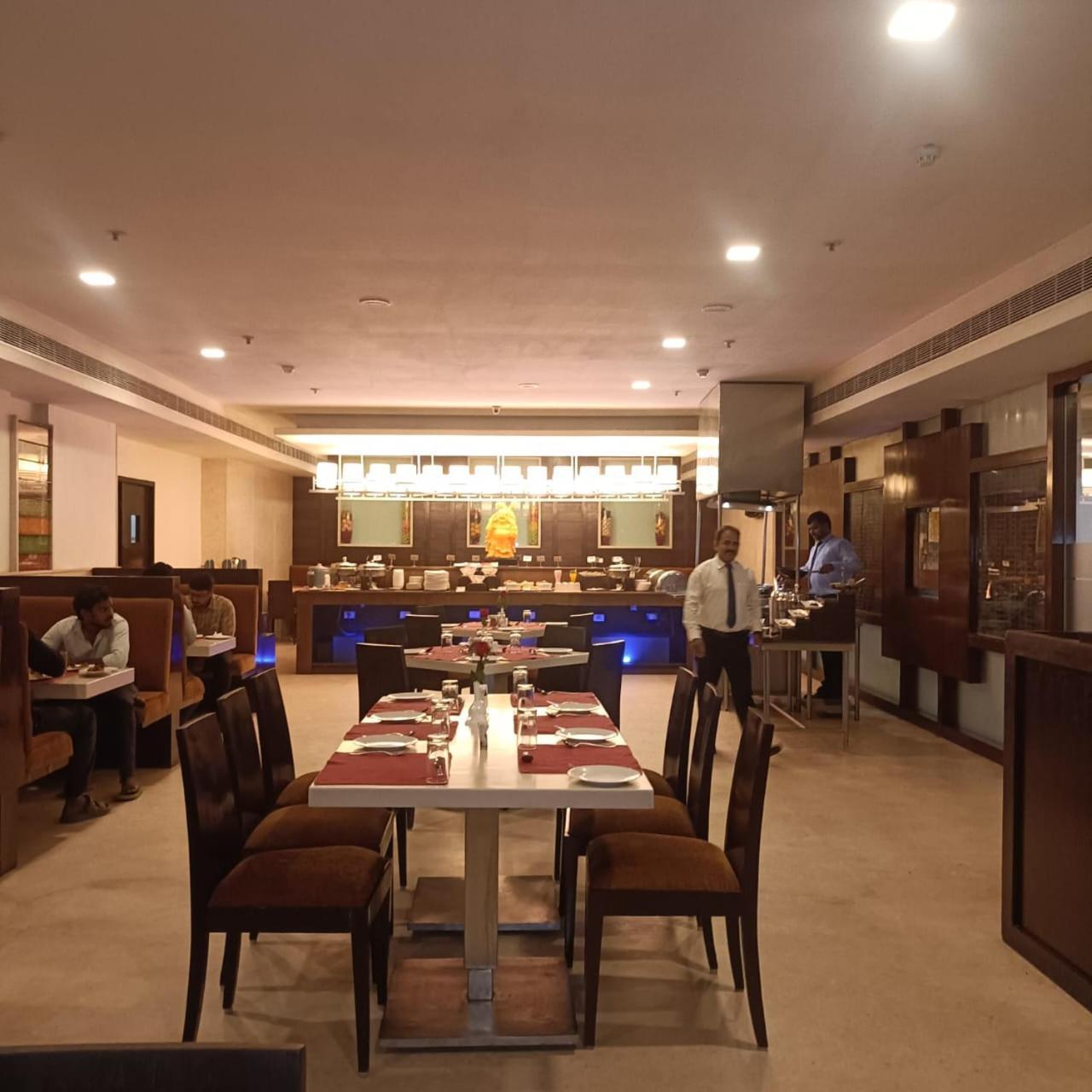 Royal Park Kakinada Hotel Exterior photo