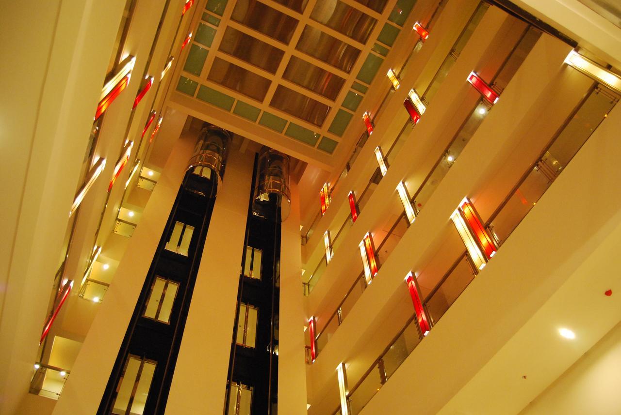 Royal Park Kakinada Hotel Exterior photo
